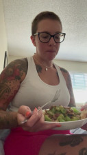 LolaMaverick - SFW GFE eating morning breakfast with LolaMaverick