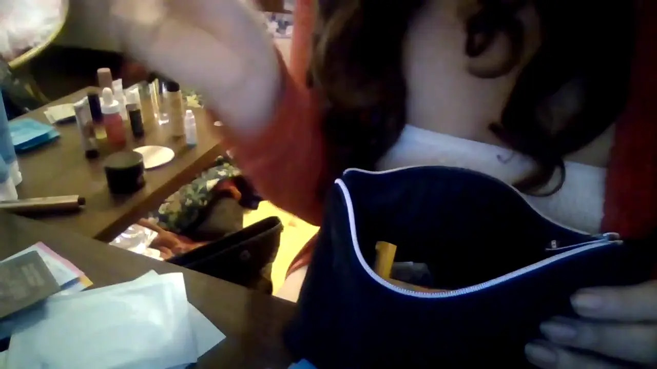 Exclusive Leak: saralovedoll - Whats In My #accessory #travel bag #CamGirl - Stream in FullHD | Hotleakxxx.com