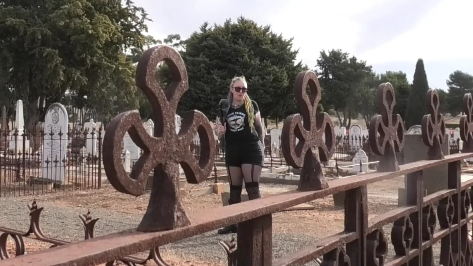 Exclusive Leak: Rem Sequence - Thick Thighs Spooky Vibes Ep 1: Kapunda Cemetery - Stream in FullHD | Hotleakxxx.com