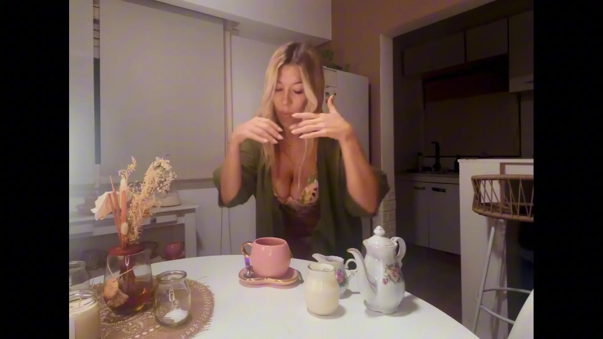 Exclusive Leak: AriLunna - Games on kitchen / ep 1 - Stream in FullHD | Hotleakxxx.com