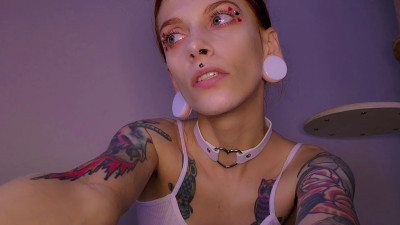 TattoedGirl - Beautiful face