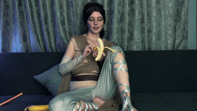 Lil cosplay slut - Star Wars - Rey Skywalker Cosplay - Banana - Left or Right