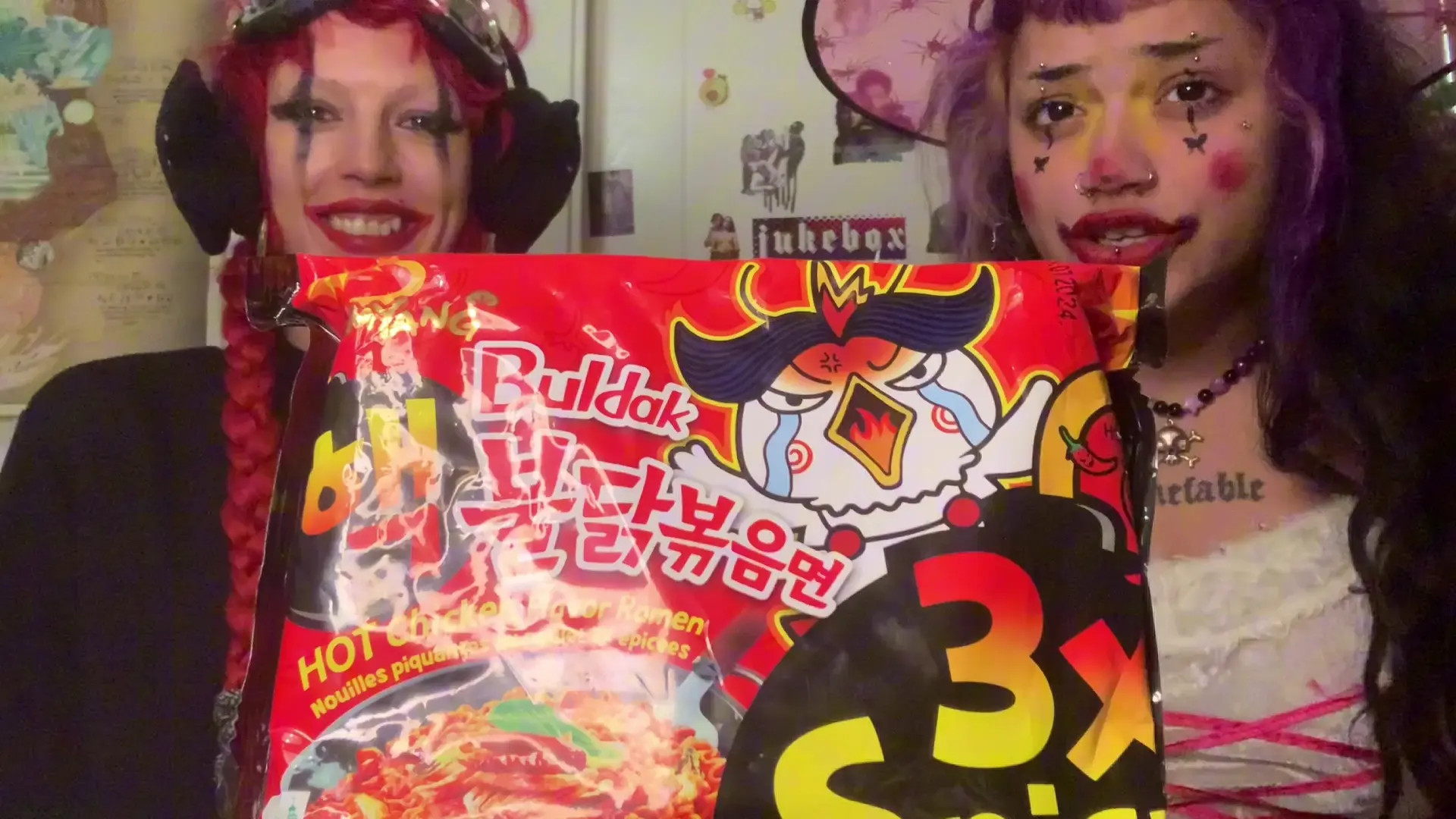 Exclusive Leak: Calentamientoglobal - Clowns eating the most spicy ramen while high on LSD - Stream in FullHD | Hotleakxxx.com