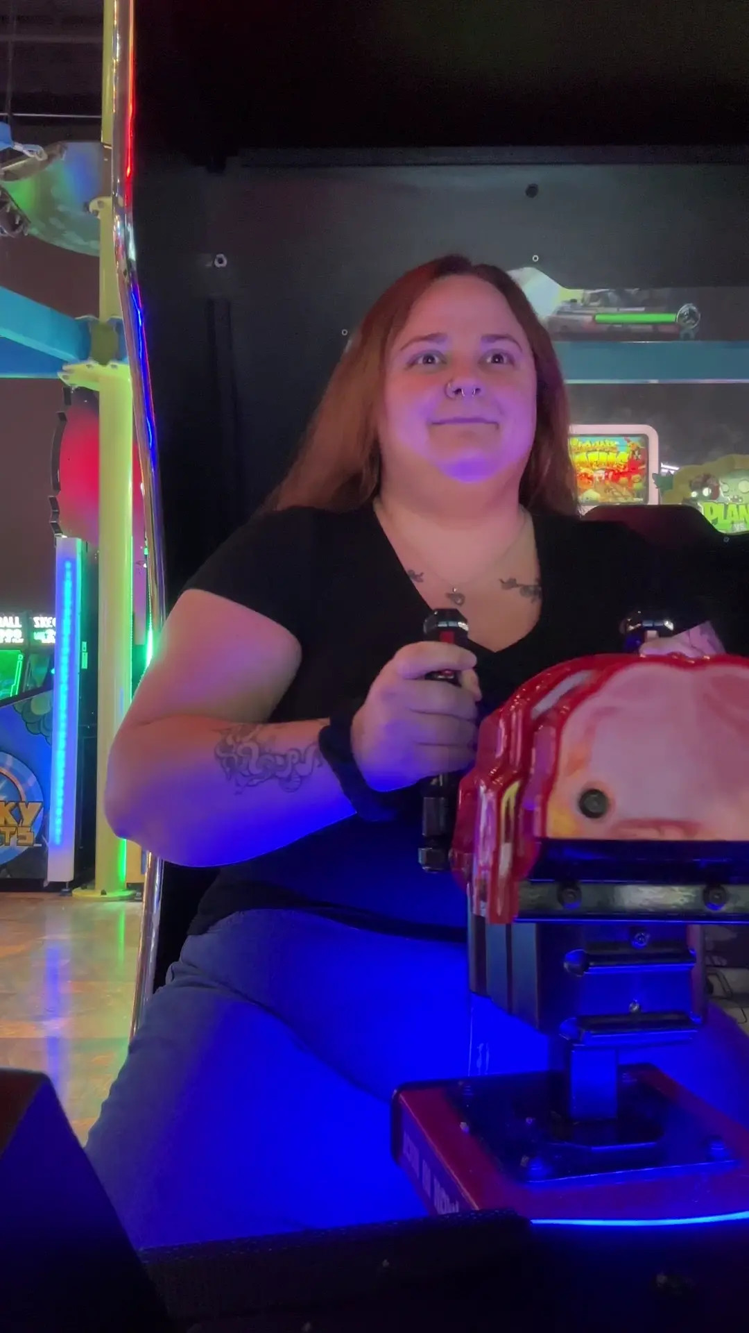Exclusive Leak: Emberhalex - Playing an arcade game - Stream in FullHD | Hotleakxxx.com