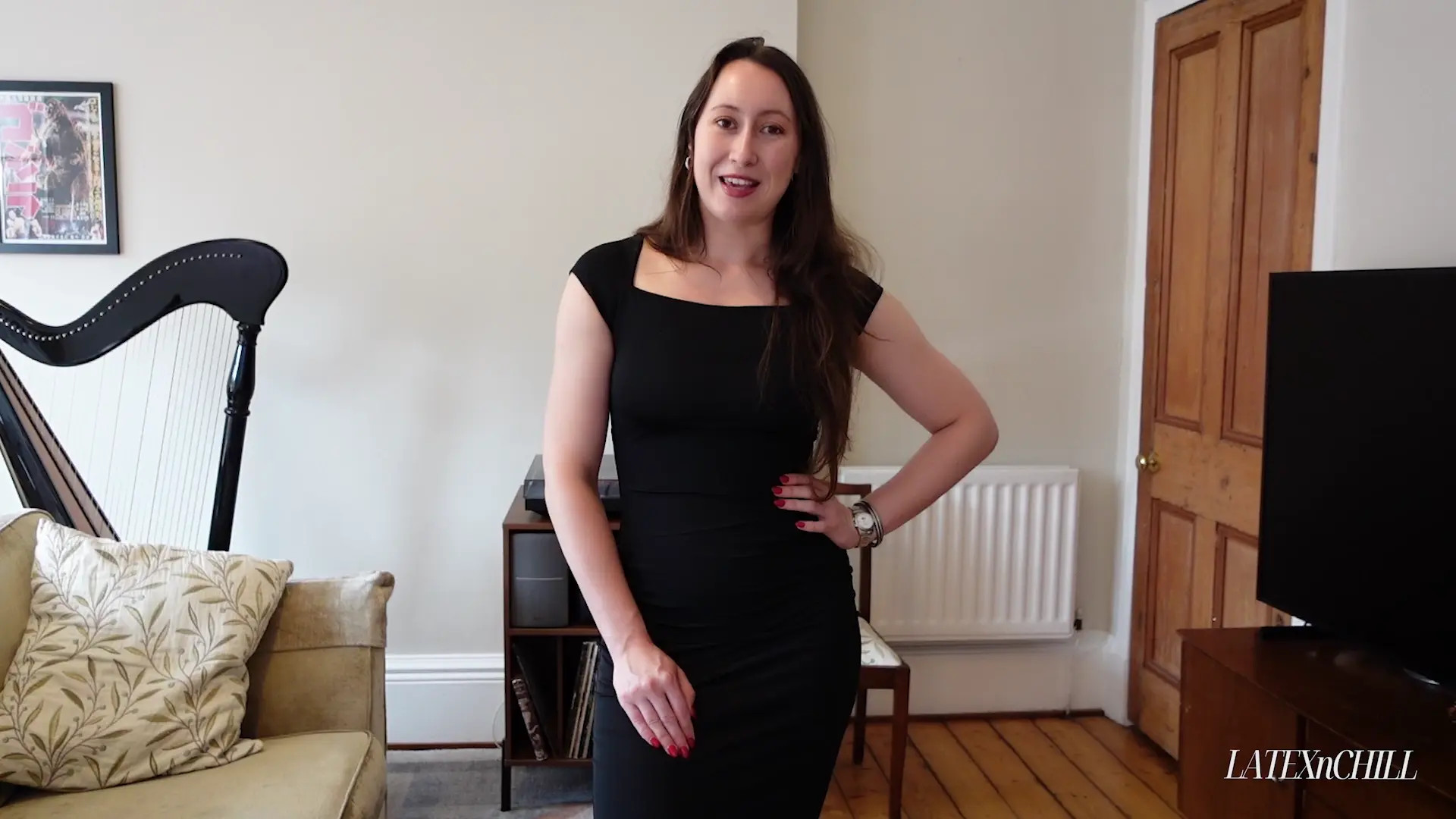 Exclusive Leak: LATEXnCHILL - Unboxing my new Latex Cuffs - Stream in FullHD | Hotleakxxx.com