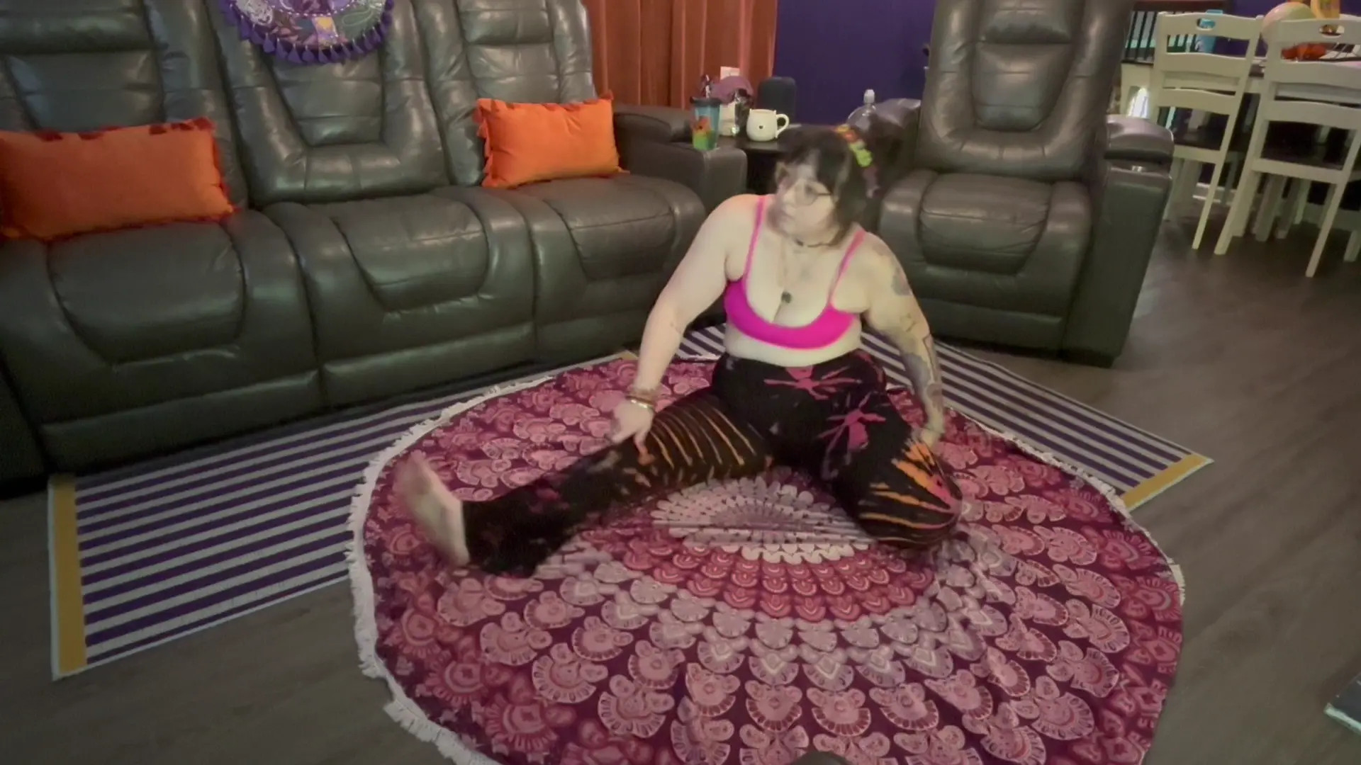 Exclusive Leak: BinaVey - Bina Vey-SFW Yoga Session 2 - Stream in FullHD | Hotleakxxx.com