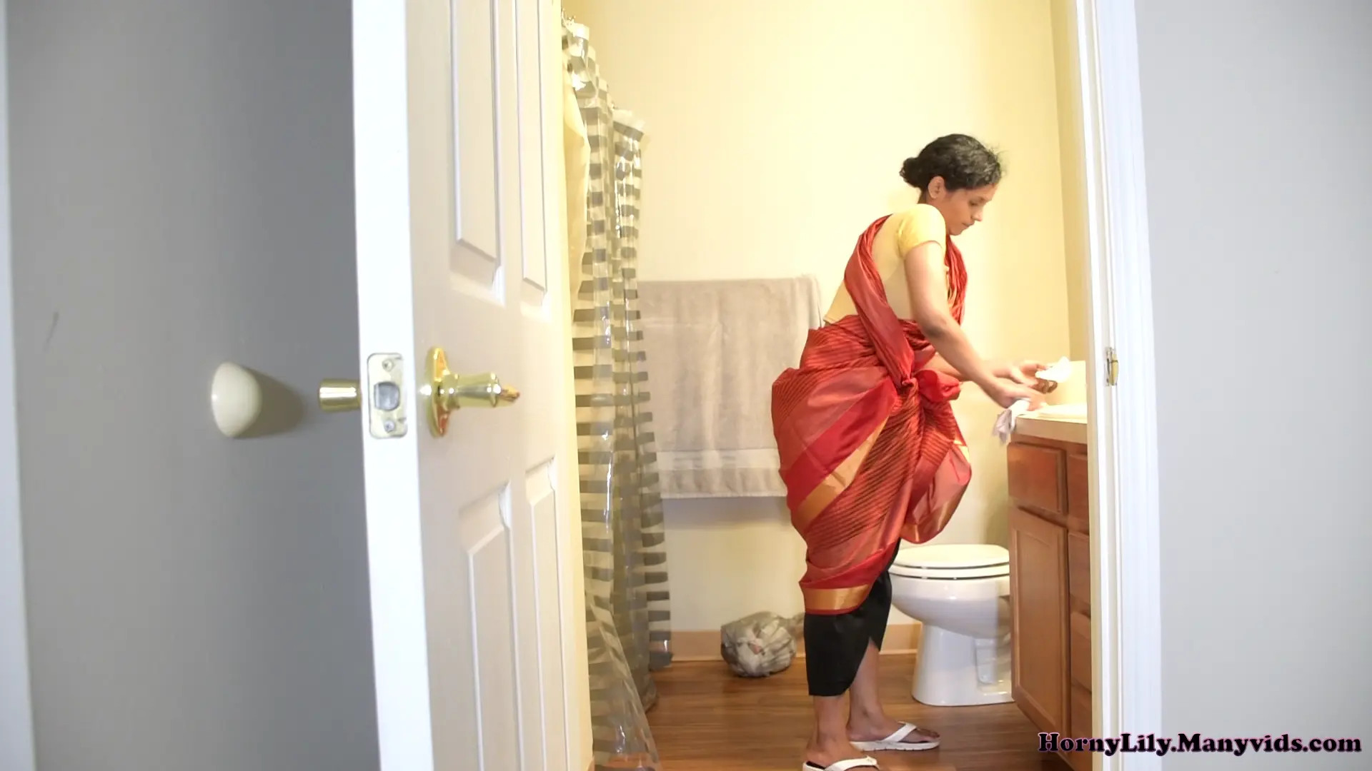 Exclusive Leak: HornyLily - South Indian maid plays with her big ass - Stream in FullHD | Hotleakxxx.com