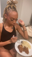 GoddessCai - Eat fried fish with me
