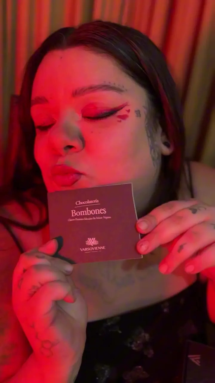 Exclusive Leak: mulukamnesiac - BBW GODDESS- Unboxing and eating Box of Chocolates - Stream in FullHD | Hotleakxxx.com