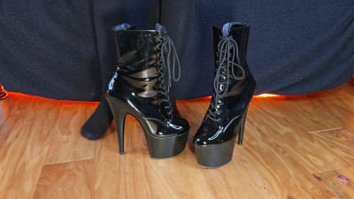 AprilStrips - Shiny High Heels