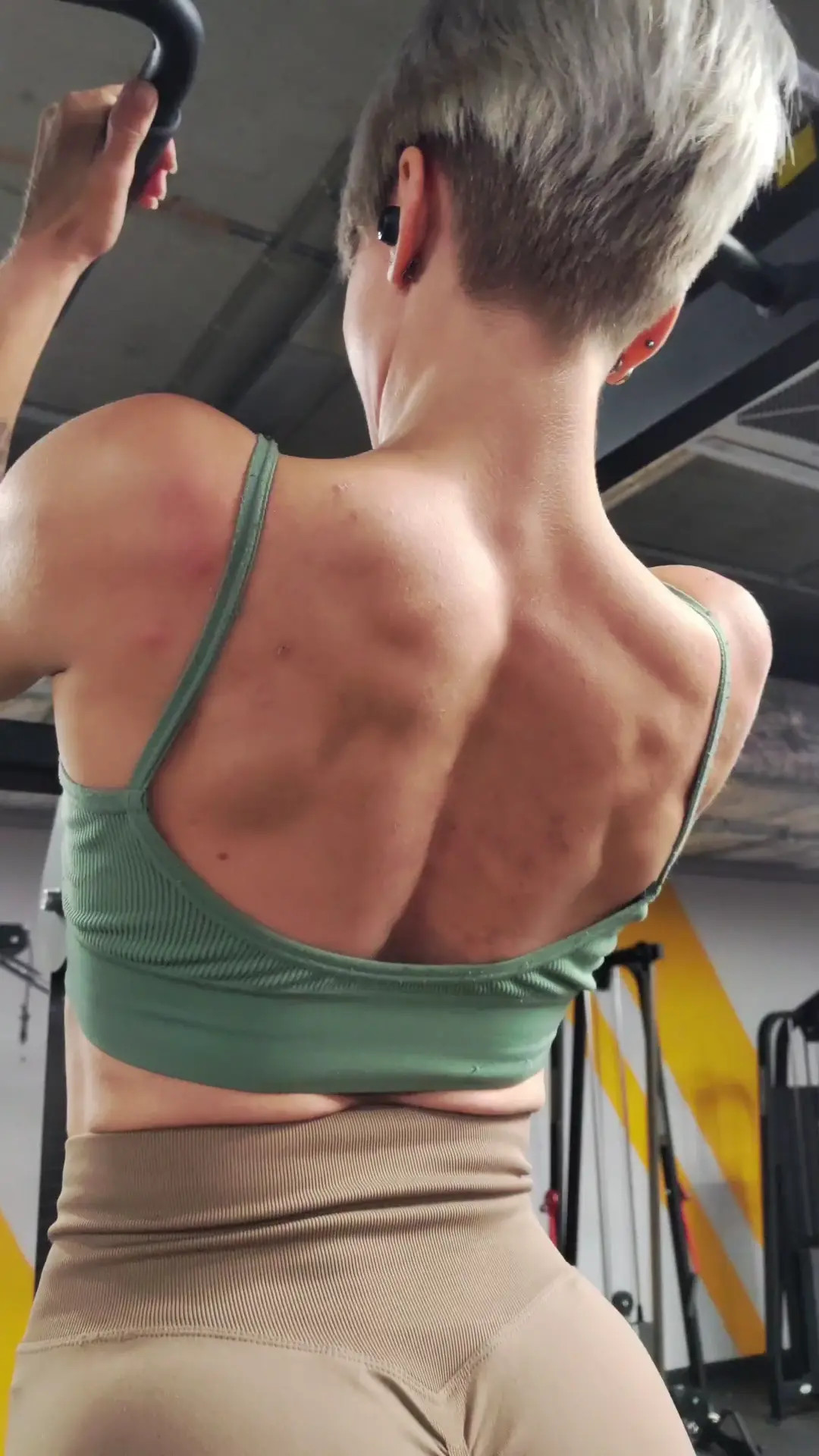 Exclusive Leak: Muscular Alica - Back day - Stream in FullHD | Hotleakxxx.com