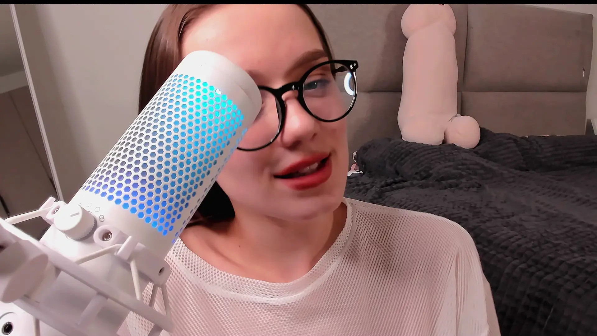 Exclusive Leak: honeycandy - Kiss you all around ASMR - Stream in FullHD | Hotleakxxx.com