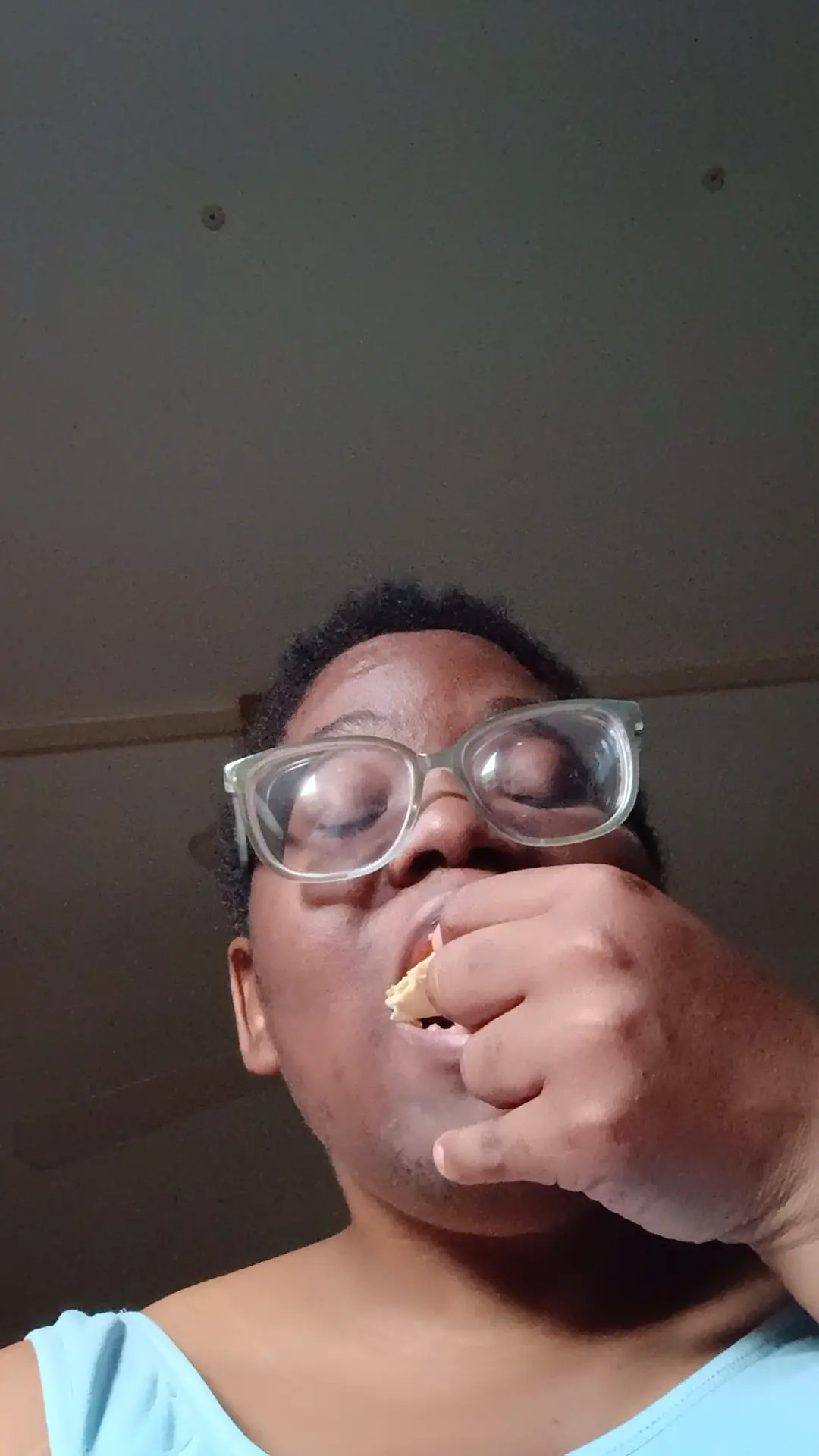Exclusive Leak: Pandora28 - eating cheese and crackers - Stream in FullHD | Hotleakxxx.com