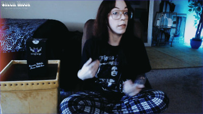 Salem Moon - FREE Super Thick Dildo Unboxing