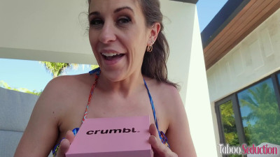 Amiee Cambridge - Life with Amiee - Gluten free Crumbl