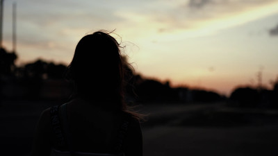 Naomi Dee - Windy Days by the Bay w/RayaBlade & BH