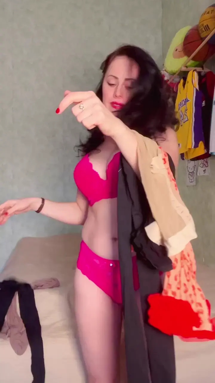 Exclusive Leak: Lubov Truli - I try on tights - Stream in FullHD | Hotleakxxx.com