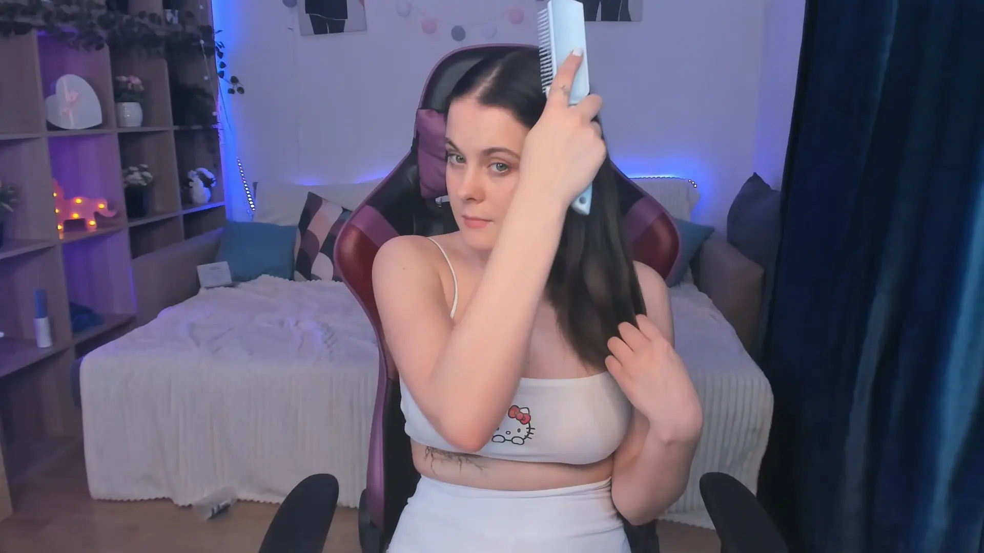 Exclusive Leak: MintLiza - Brushing my hair - Stream in FullHD | Hotleakxxx.com