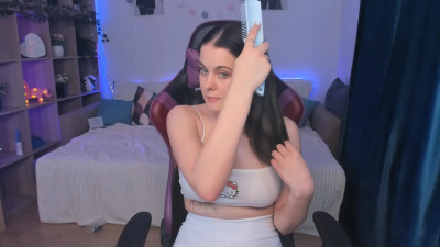 MintLiza - Brushing my hair