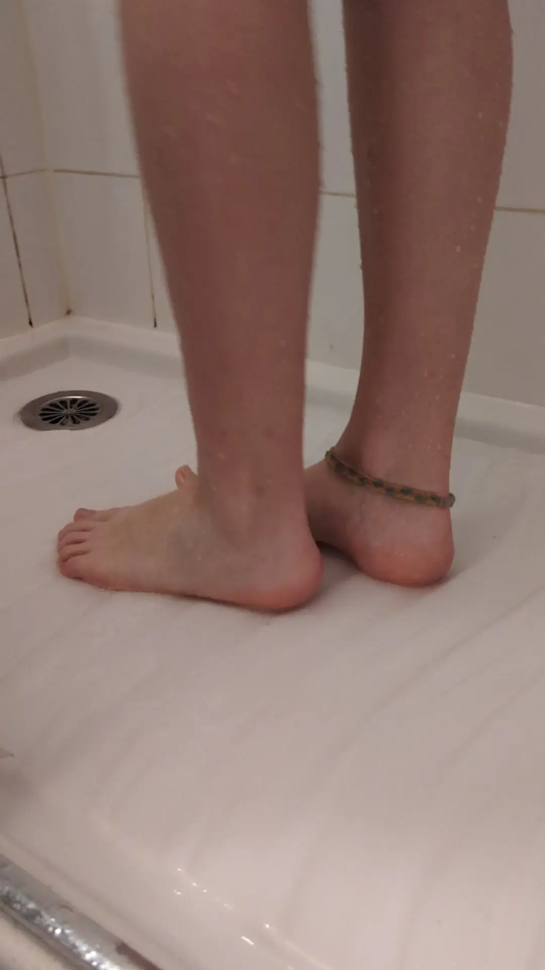 Exclusive Leak: EyllaBis - I let you watch me in the shower - Stream in FullHD | Hotleakxxx.com
