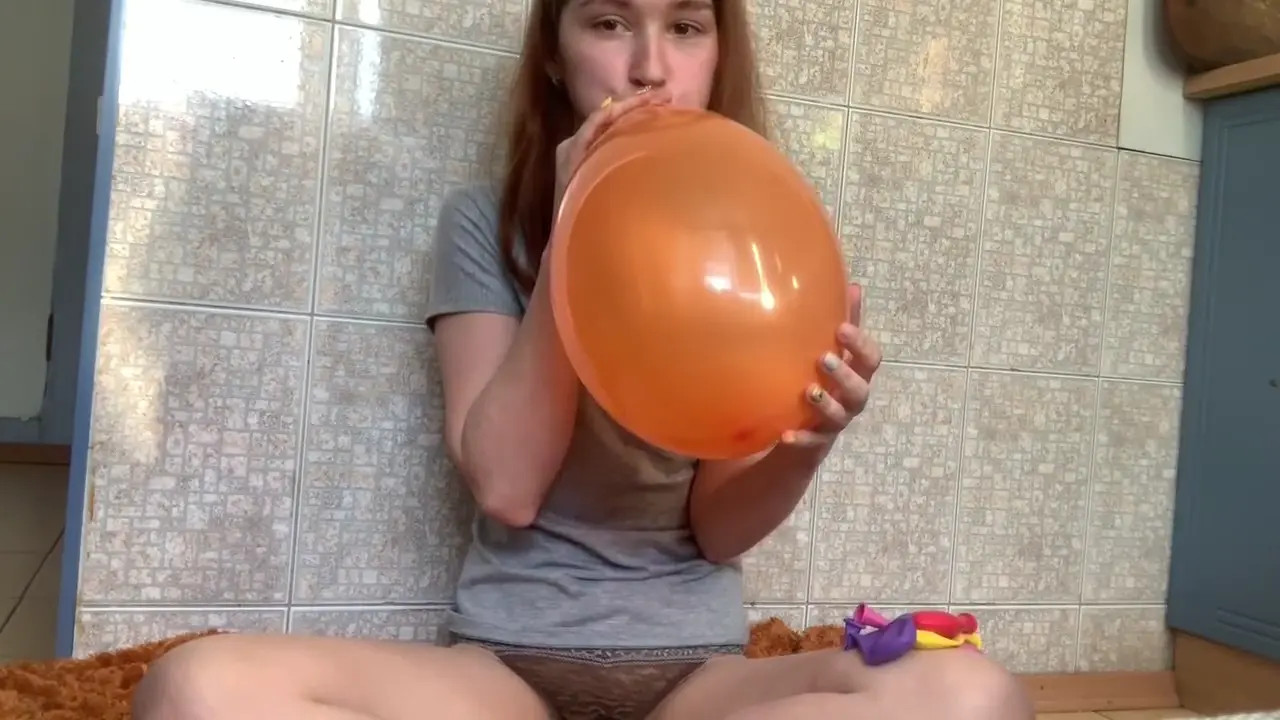 Exclusive Leak: SexyMissMe - Popping Ballons - Stream in FullHD | Hotleakxxx.com