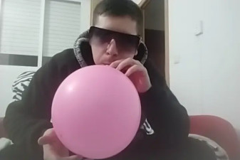 Loonersex - Inflando globito rosa