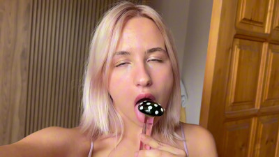 Malvina Wild - Teaser Suck Mushroom