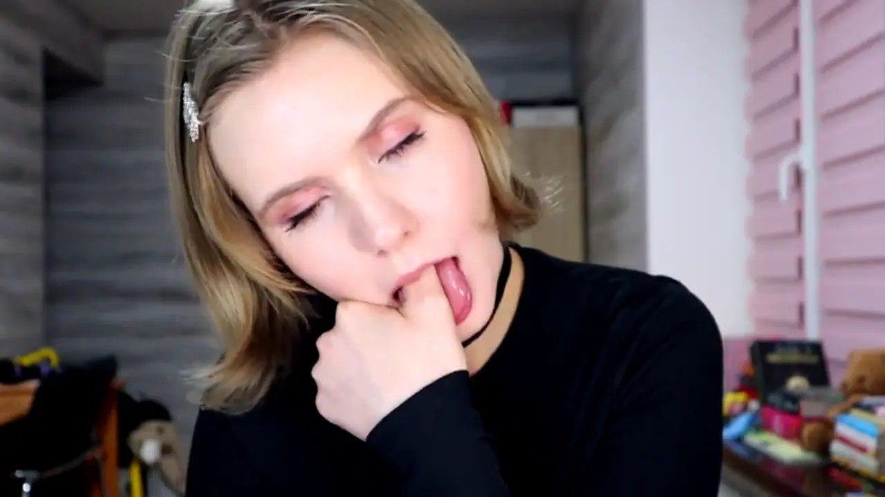 Exclusive Leak: IntelligentHoe - Thumb Suck - Stream in FullHD | Hotleakxxx.com