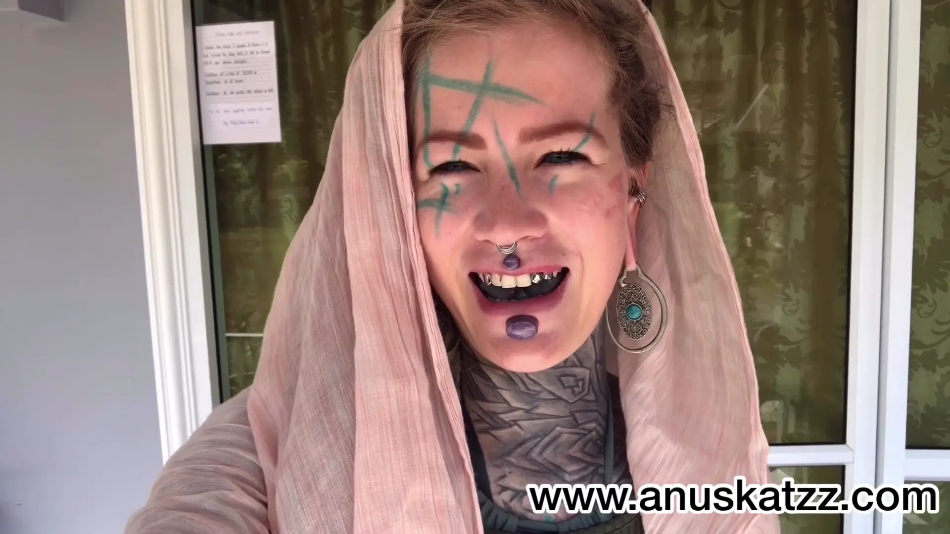 Exclusive Leak: Anuskatzz - MV CRUSH CLUP - Behind the scene DIARY - Stream in FullHD | Hotleakxxx.com