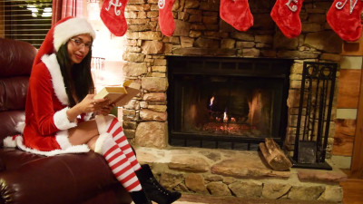 MILF Aspen Snow - EVEN SANTA'S BEEN NAUGHTY