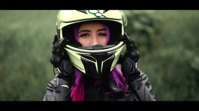 Bonnie Twerk - Biker Girl