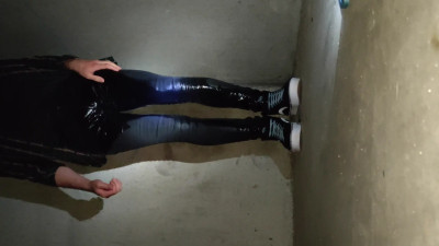 WetMyDreams - Rewetting Skinny Jeans In Parking Lot