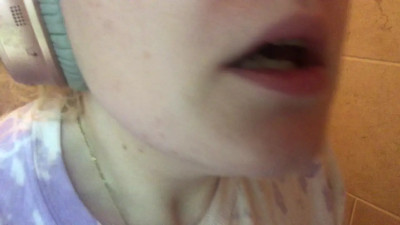 LeasSneezing - Desperate rapid allergy sneezes