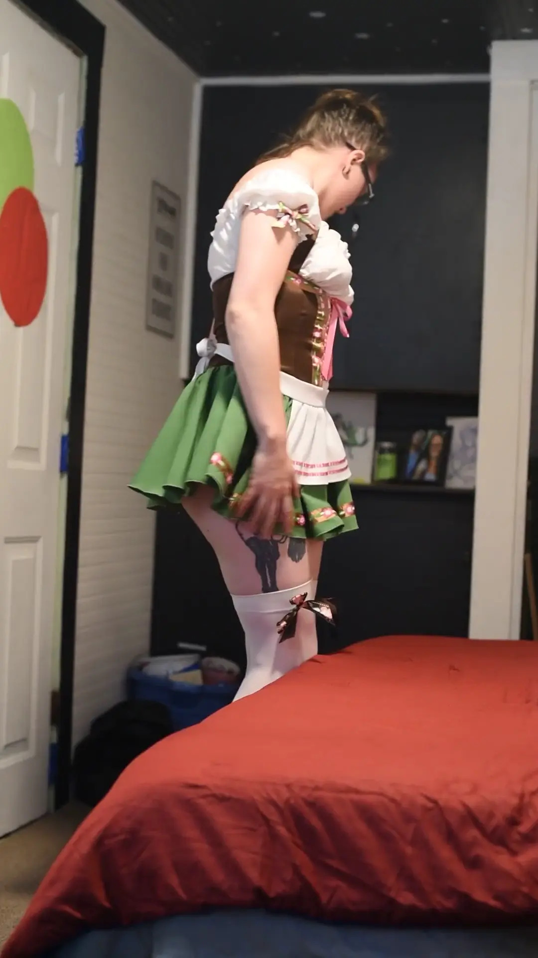 Exclusive Leak: metalhopscotch - Nerdy tavern maiden being silly - Stream in FullHD | Hotleakxxx.com