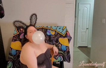 Loonerladywolf - Bunnygirl and bouncy bubble blowing