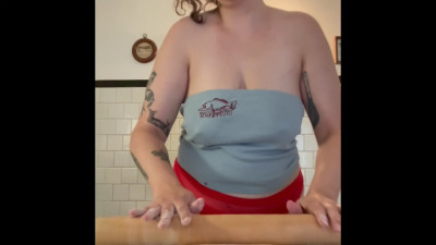 kitvenus - rolling out croissant dough