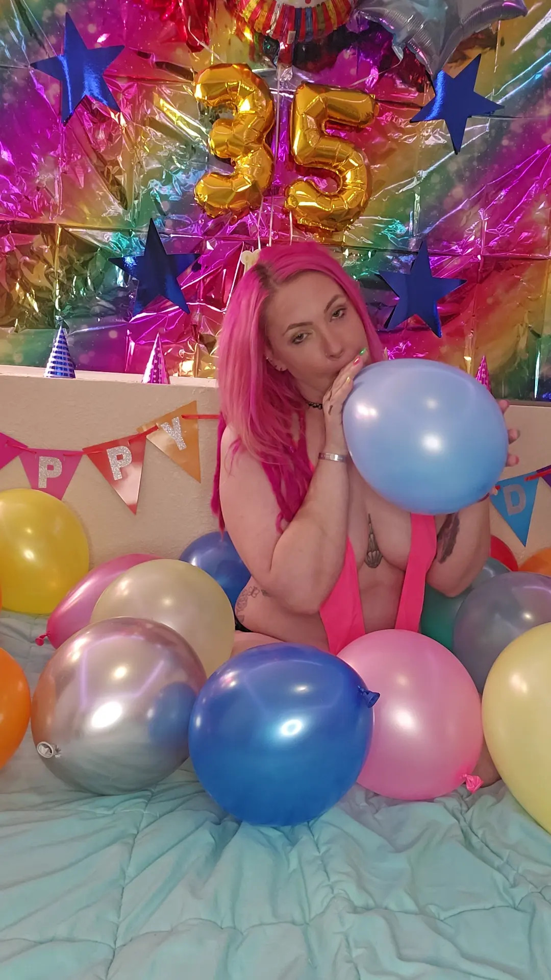 Exclusive Leak: jadehippie6969 - Blowing blue balloon - Stream in FullHD | Hotleakxxx.com
