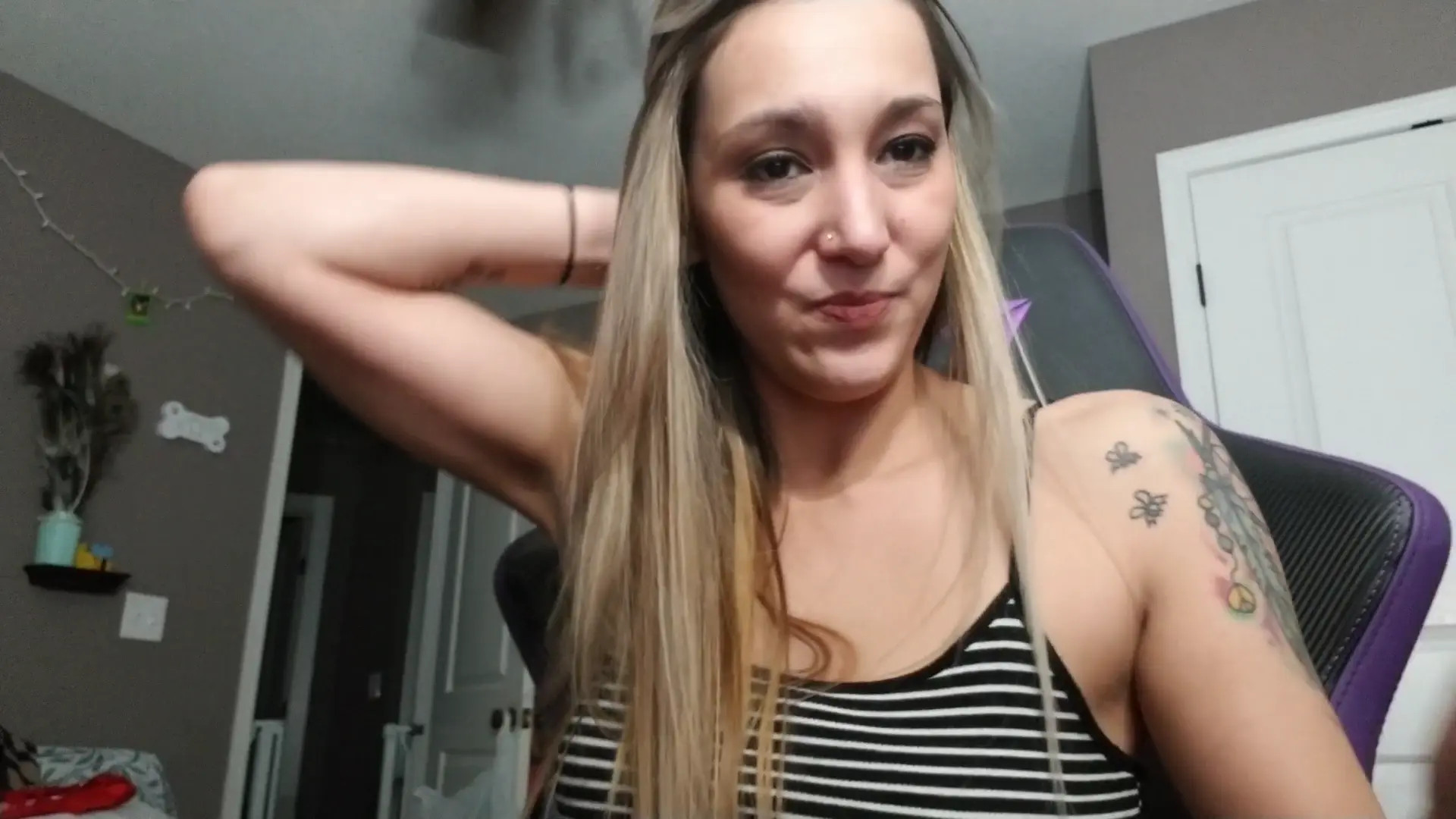 Exclusive Leak: chloepuddles - Smoking Thanking fans submissive task - Stream in FullHD | Hotleakxxx.com