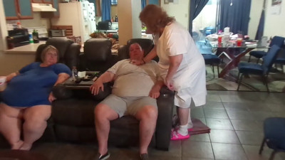 BBWMistressVictoria - Blooper kiss then  Sneeze