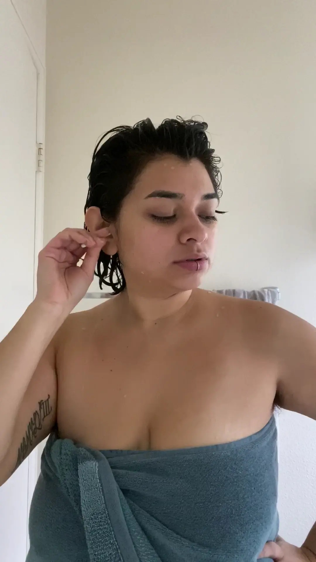 Exclusive Leak: MissEstephy - Cleaning my ears - Stream in FullHD | Hotleakxxx.com