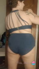 Alana_Dream - Stoner Bikini Babe Strip Tease