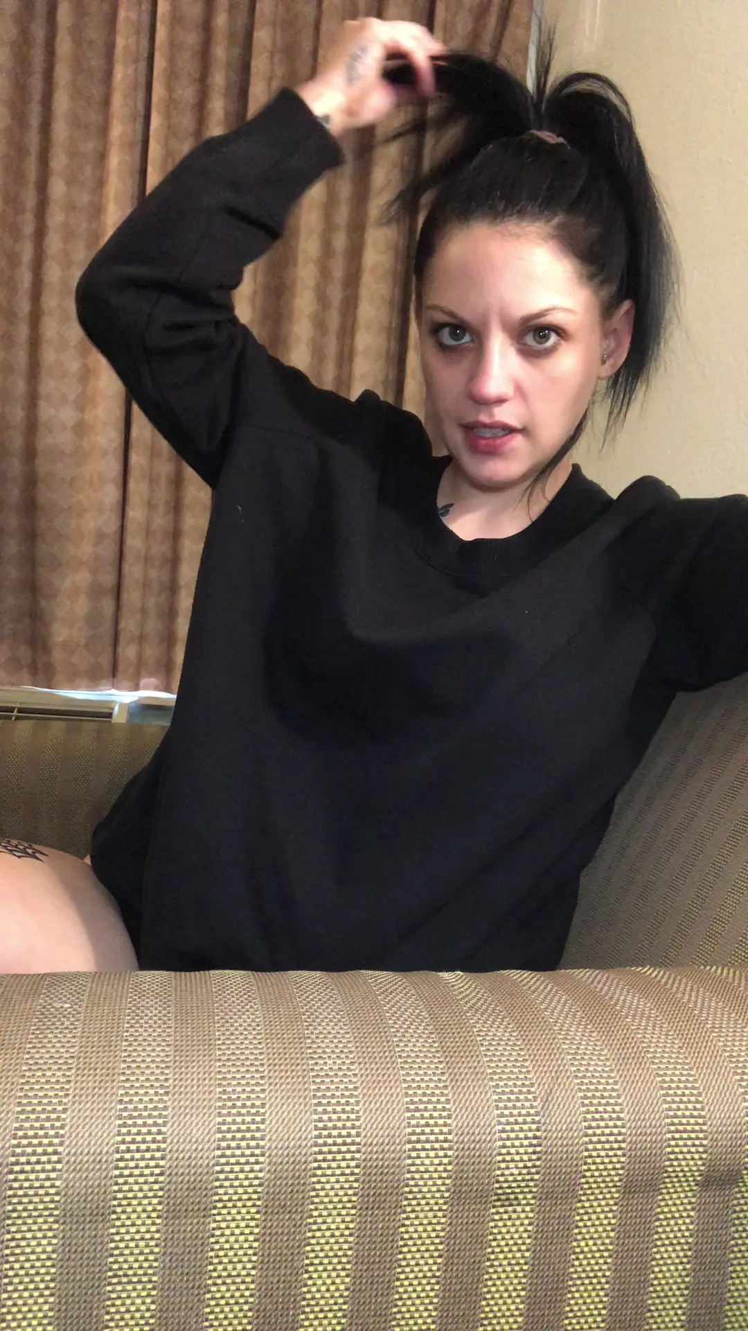 Exclusive Leak: Desbians - Goddess looking for a good smoke sub - Stream in FullHD | Hotleakxxx.com