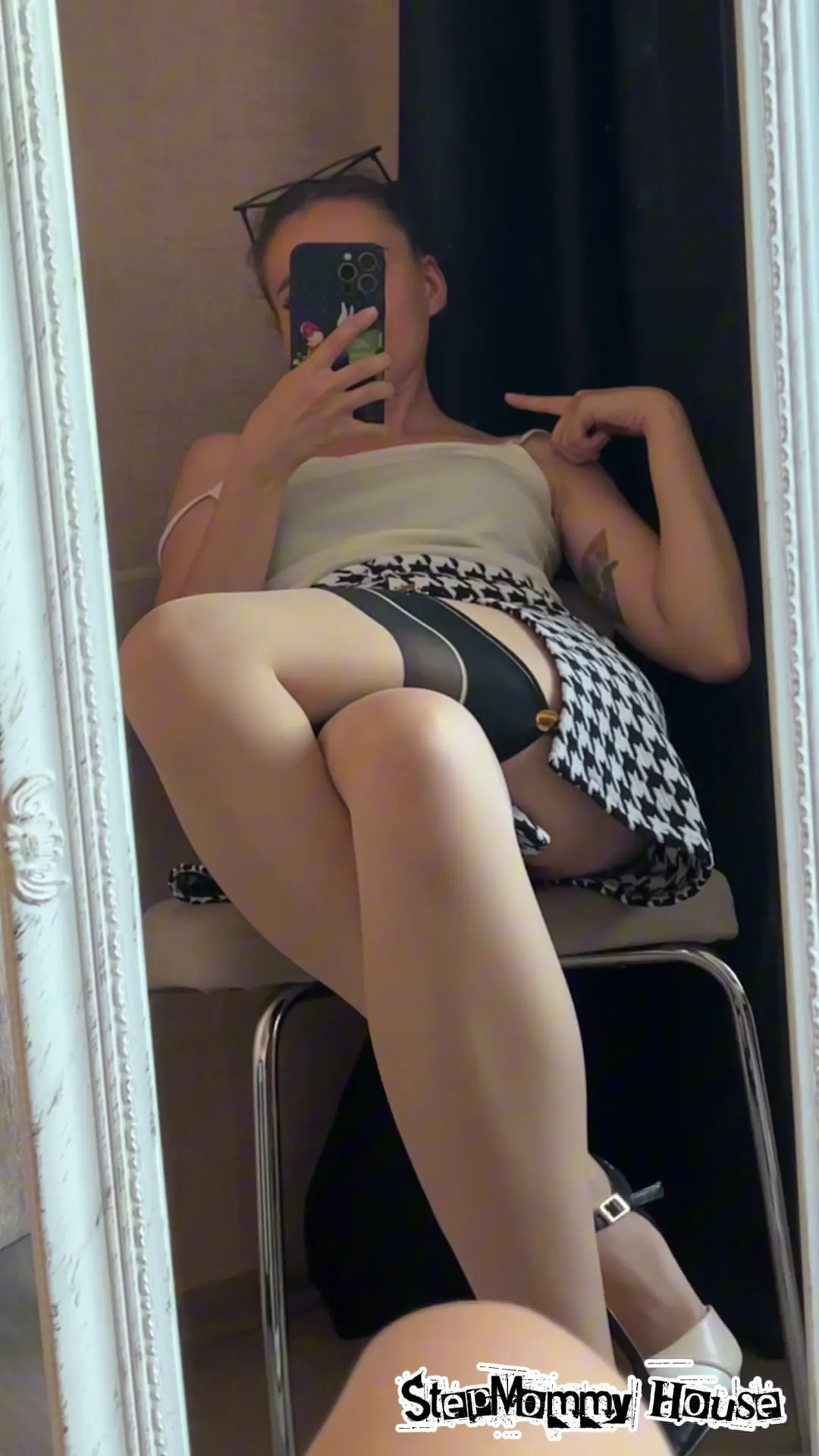 Exclusive Leak: MOMMY HOUSE - The Lady orders you to watch - Stream in FullHD | Hotleakxxx.com