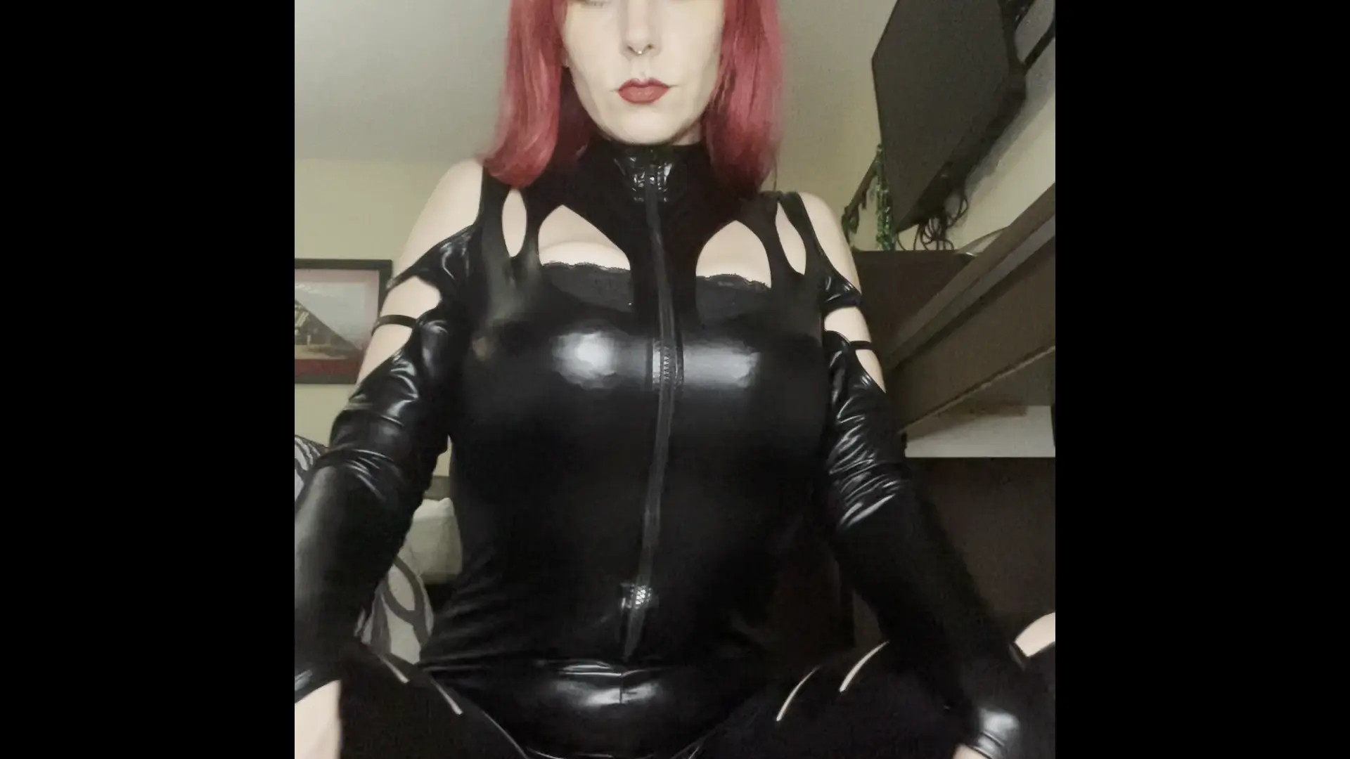Exclusive Leak: Solanaceaenoir - Vinyl catsuit - Stream in FullHD | Hotleakxxx.com
