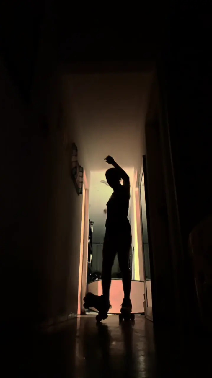 Exclusive Leak: Vero Smokes - Roller dance The mission - Stream in FullHD | Hotleakxxx.com