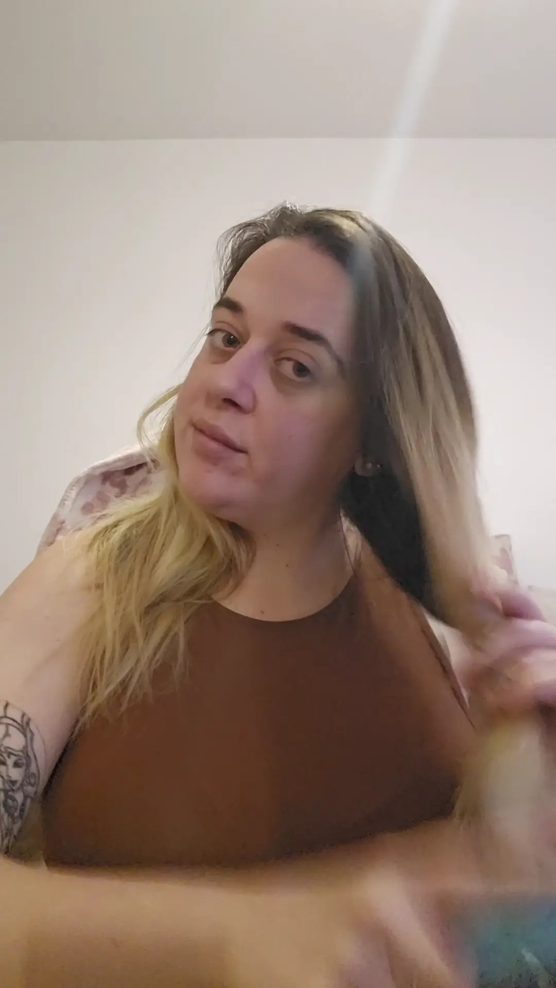 Exclusive Leak: Emilygracexx - Hair straightening - Stream in FullHD | Hotleakxxx.com