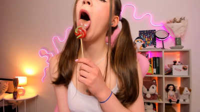 Kate_Landy - Sucking lollipop
