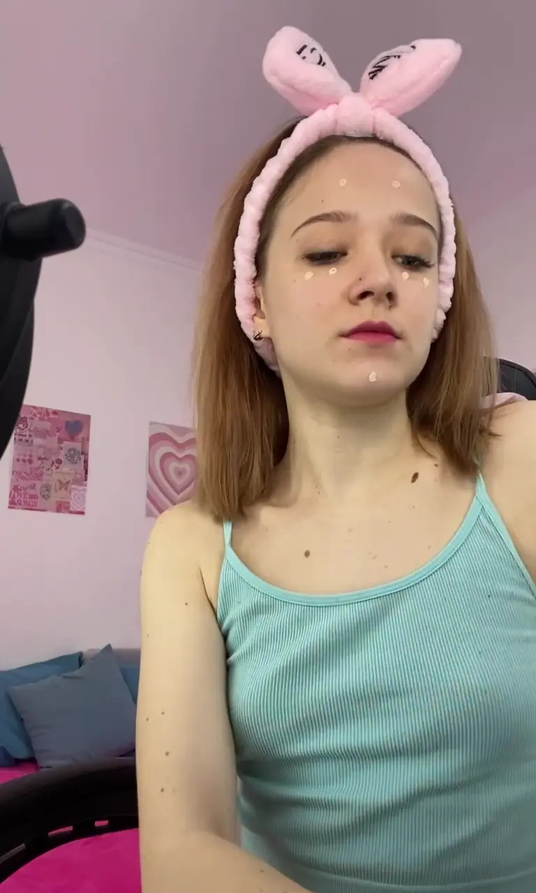 Exclusive Leak: luna_moore - Make up routine - Stream in FullHD | Hotleakxxx.com