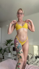 Seegirl - BIKINI TRYING