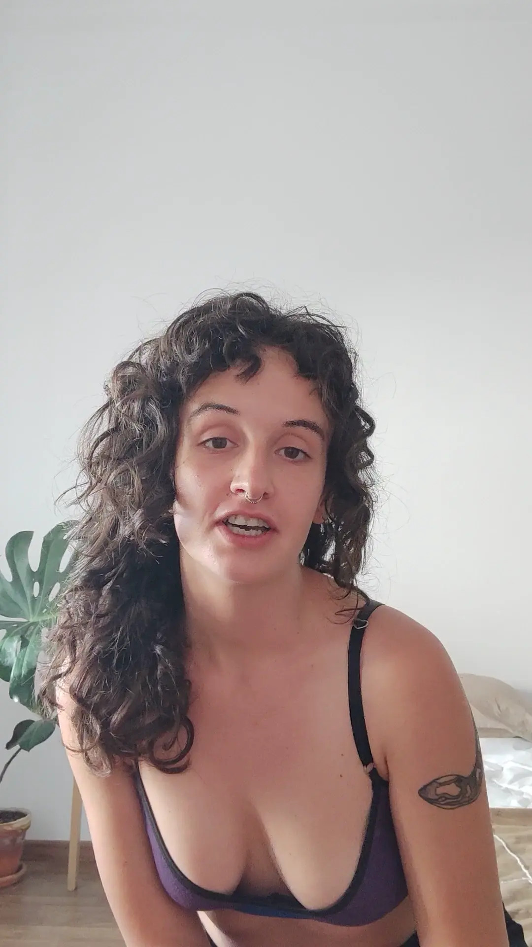 Exclusive Leak: PromiscuousKali - VOTE! Should I shave my legs - Stream in FullHD | Hotleakxxx.com